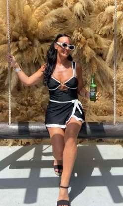 <p><strong>WHEN ORDERS TURN INTO STORIES</strong></p>